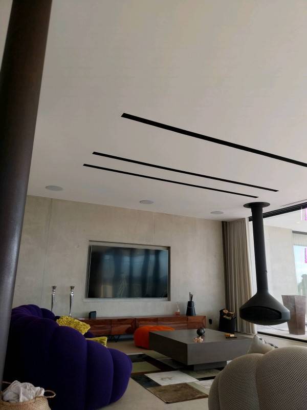 Salon-climatisation-integre-plafond